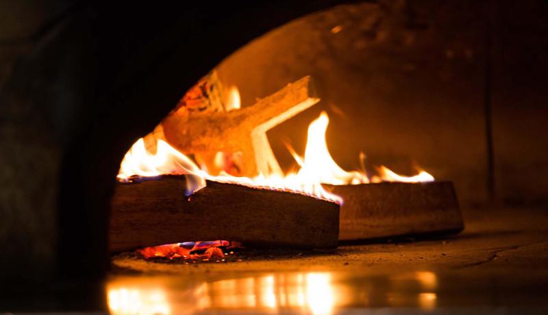 Pizza forno a legna qualità